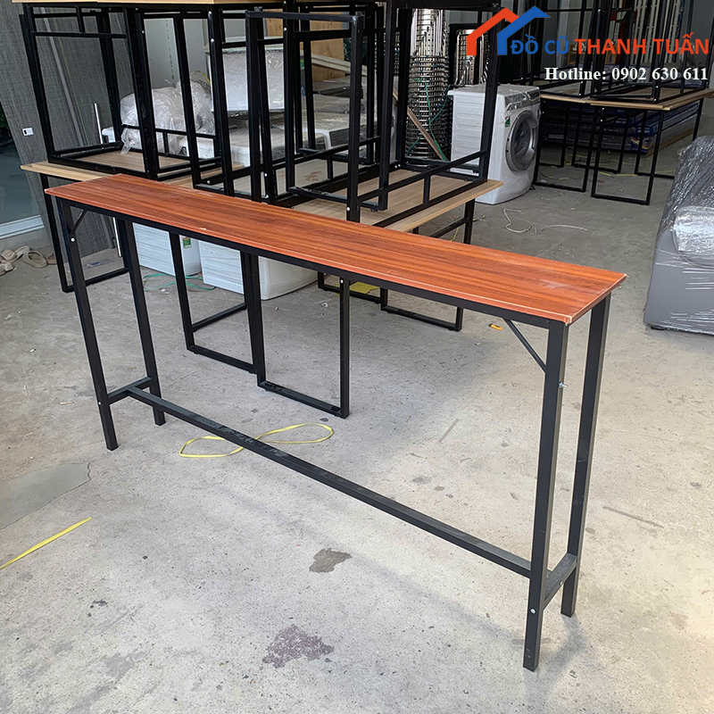 ban-bar-go-chan-sat-cu-1m8-thiet-ke-hien-dai-2 Bàn Bar Gỗ Chân Sắt Cũ 1M8 Thiết Kế Hiện Đại