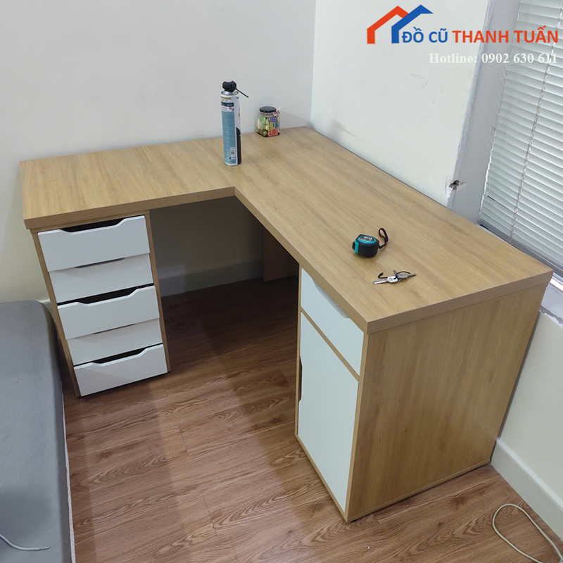 ban-lam-viec-chu-l-cu-1m4-mau-van-go-phoi-trang-1 Bàn Làm Việc Chữ L Cũ 1M4 Màu Vân Gỗ Phối Trắng