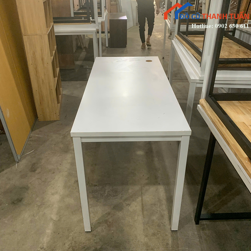 ban-lam-viec-cu-1m4-mau-trang-gia-thanh-ly-tot (4)