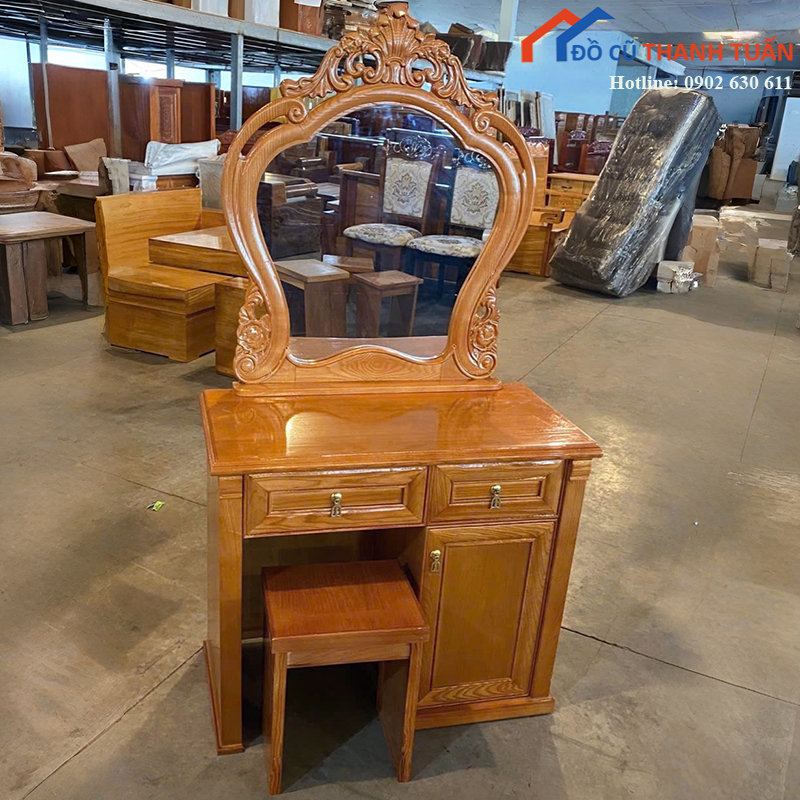 ban-phan-go-cham-khac-sang-trong-moi-99-1 Bàn Phấn Gỗ Chạm Khắc Sang Trọng Mới 99%
