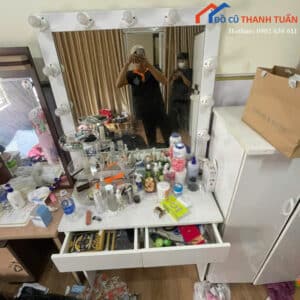 Bàn Trang Điểm Cũ Có Gương Đèn LED