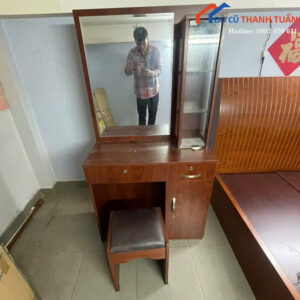 ban-trang-diem-cu-mau-nau-kem-ghe-ngoi-2-300x300 Thanh Lý Đồ Nội Thất Cũ - Chuyên Mua Bán Bàn Ghế Cũ Giá Tốt Nhất
