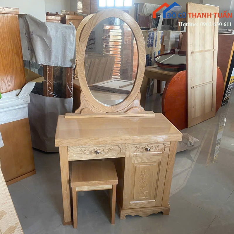 ban-trang-diem-go-guong-oval-sang-trong-moi-99-3 Bàn Trang Điểm Gỗ Gương Oval Sang Trọng Mới 99%