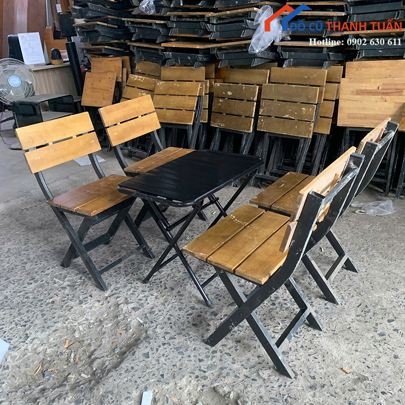 bo-ban-ghe-cafe-cu-gap-gon-khung-sat-mat-go (2)