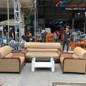 Bộ Sofa Cũ Kèm Bàn Trà Mặt Kính Hiện Đại