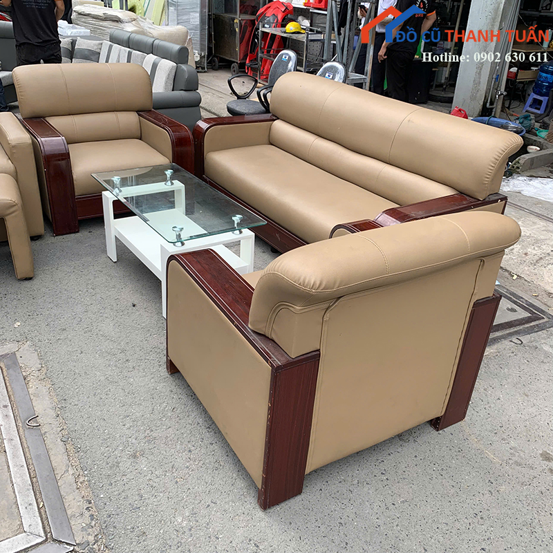 bo-sofa-cu-kem-ban-tra-mat-kinh-hien-dai-2 Bộ Sofa Cũ Kèm Bàn Trà Mặt Kính Hiện Đại