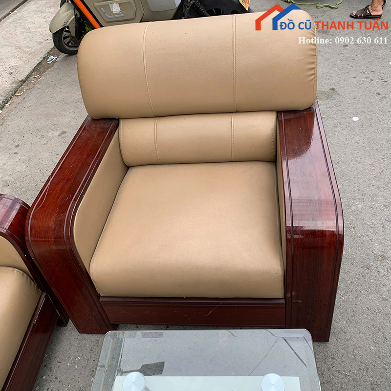 bo-sofa-cu-kem-ban-tra-mat-kinh-hien-dai (3)