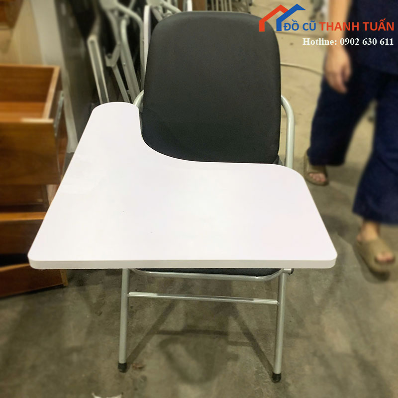ghe-lien-ban-cu-mau-do-khung-sat-2-1 Ghế Liền Bàn Cũ Khung Sắt (Nhiều Màu)