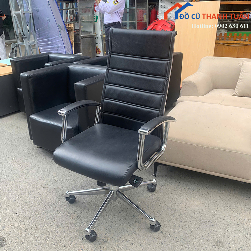 ghe-van-phong-cu-boc-da-den-chan-xoay-inox-cao-cap (3)