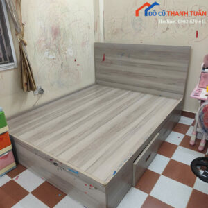 Giường Cũ Màu Xám Vân Gỗ Hiện Đại