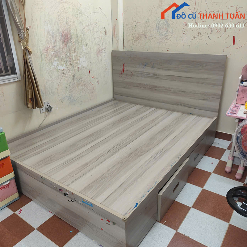 giuong-cu-mau-xam-van-go-hien-dai-1 Giường Cũ Màu Xám Vân Gỗ Hiện Đại