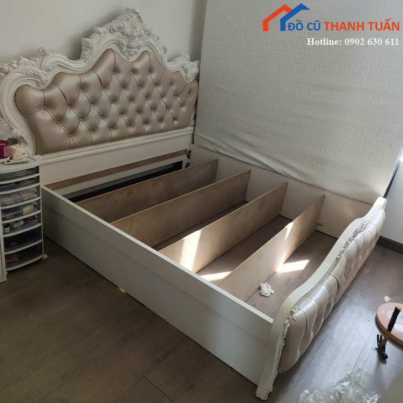 giuong-ngu-cu-tan-co-dien-dau-giuong-boc-da-2 Giường Ngủ Cũ Tân Cổ Điển Đầu Giường Bọc Da