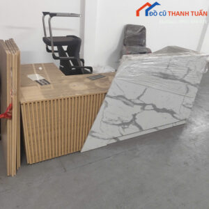 Quầy Lễ Tân Cũ Mặt Vân Đá Phối Nan Gỗ