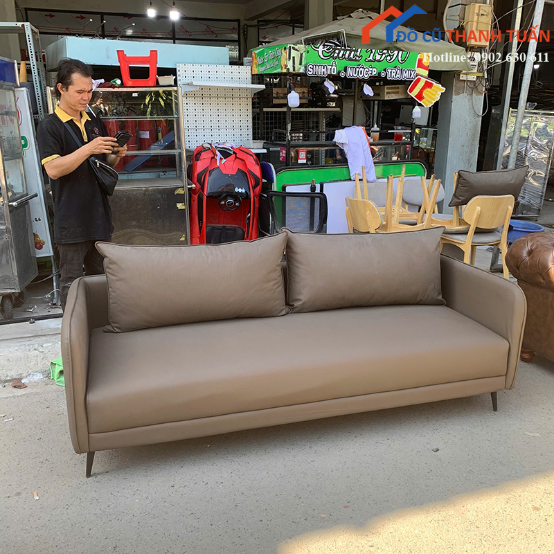 sofa-bang-cu-1m9-mau-nau-sua-phong-cach-toi-gian-2 Sofa Băng Cũ 1M9 Màu Nâu Sữa Phong Cách Tối Giản