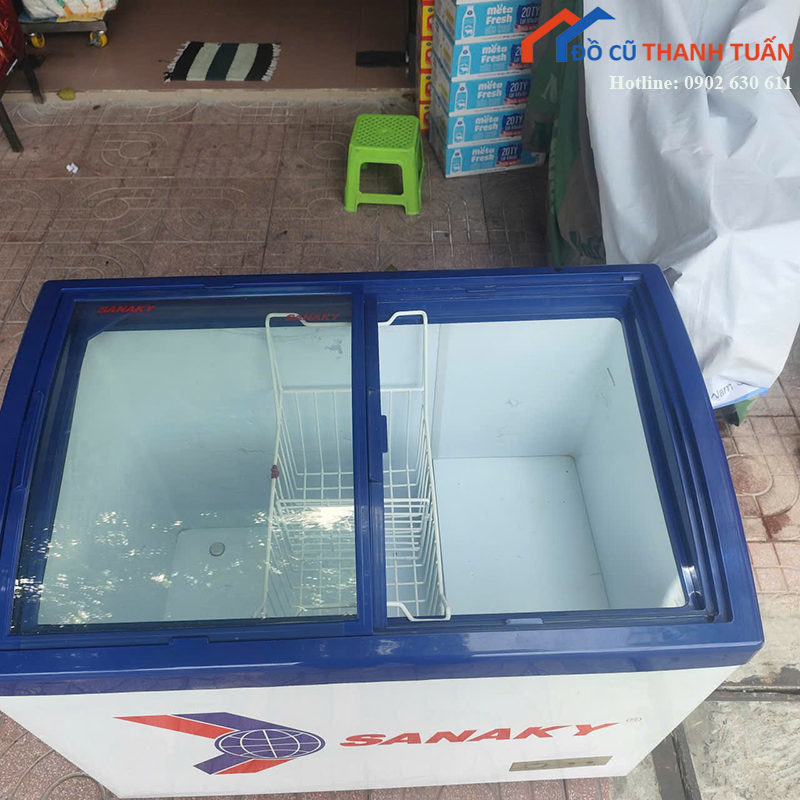 tu-dong-sanaky-cu-cua-kinh-lua-mau-trang-xanh-4 Tủ Đông Sanaky Cũ Cửa Kính Lùa Màu Trắng Xanh