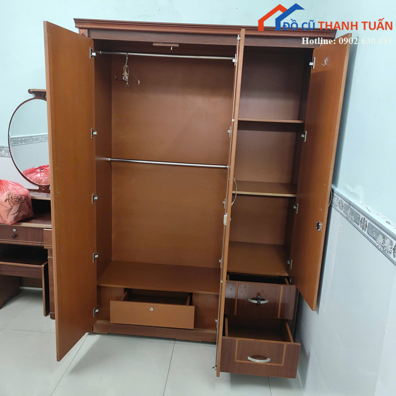 tu-quan-ao-go-cu-1m4x2m-thiet-ke-sang-trong-2 Tủ Quần Áo Gỗ Cũ 1M4x2M Thiết Kế Sang Trọng