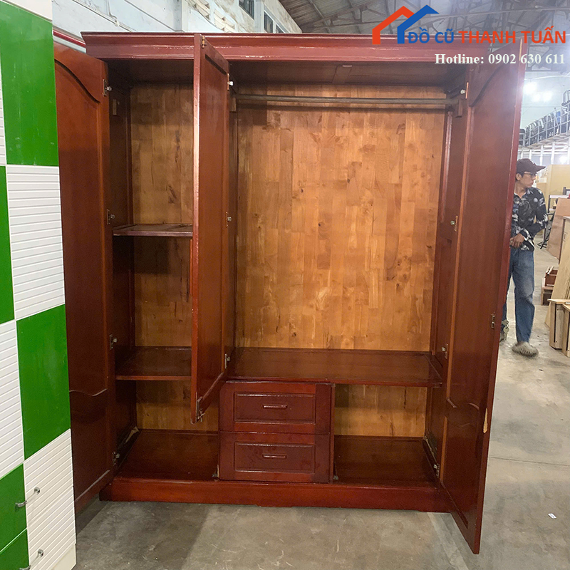 tu-quan-ao-go-cu-mau-canh-gian-sang-trong-3 Tủ Quần Áo Gỗ Cũ Màu Cánh Gián Sang Trọng