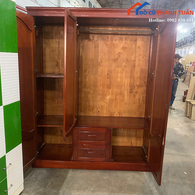 tu-quan-ao-go-cu-mau-canh-gian-sang-trong-4 Thanh Lý Đồ Nội Thất Cũ - Chuyên Mua Bán Bàn Ghế Cũ Giá Tốt Nhất