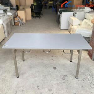 Bàn Ăn 1m6 Cũ Mặt Trắng Chân Sắt
