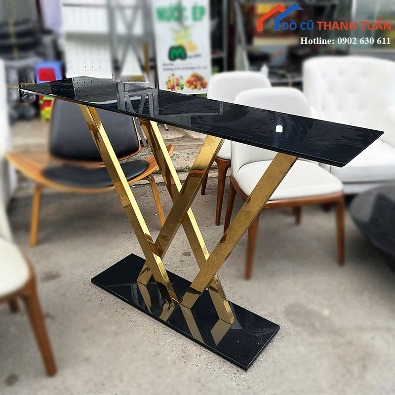 ban-console-cu-mat-den-bong-thiet-ke-sang-trong-2 Bàn Console Cũ Mặt Đen Bóng Thiết Kế Sang Trọng
