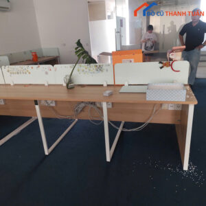 Bàn Cụm Làm Việc 6 Chỗ Cũ Vách Ngăn Hiện Đại
