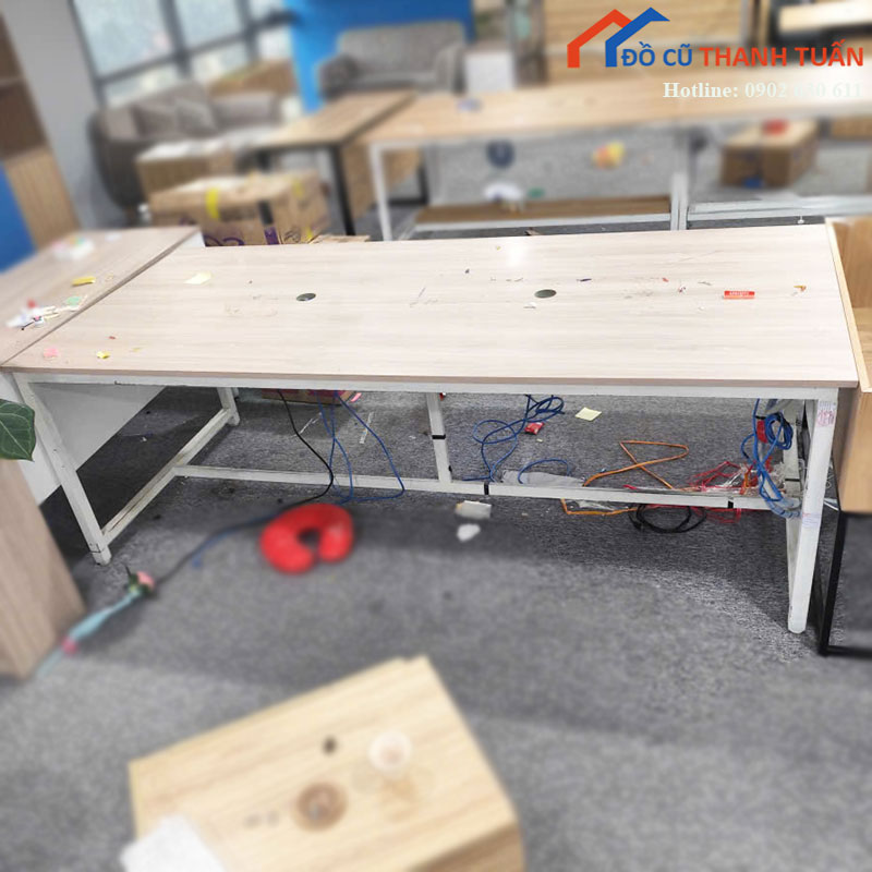Bàn Họp Chân Sắt Cũ 2m25 Có Hệ Thống Đi Dây