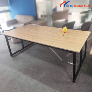 Bàn Họp Cũ 2m1 Khung Sắt Đen Chắc Chắn