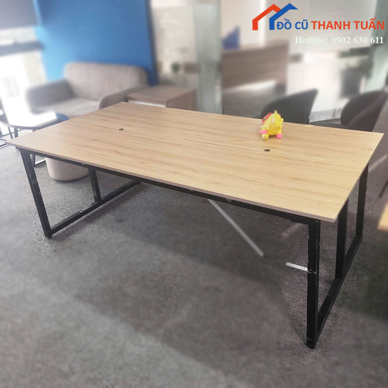 Bàn Họp Cũ 2m1 Khung Sắt Đen Chắc Chắn