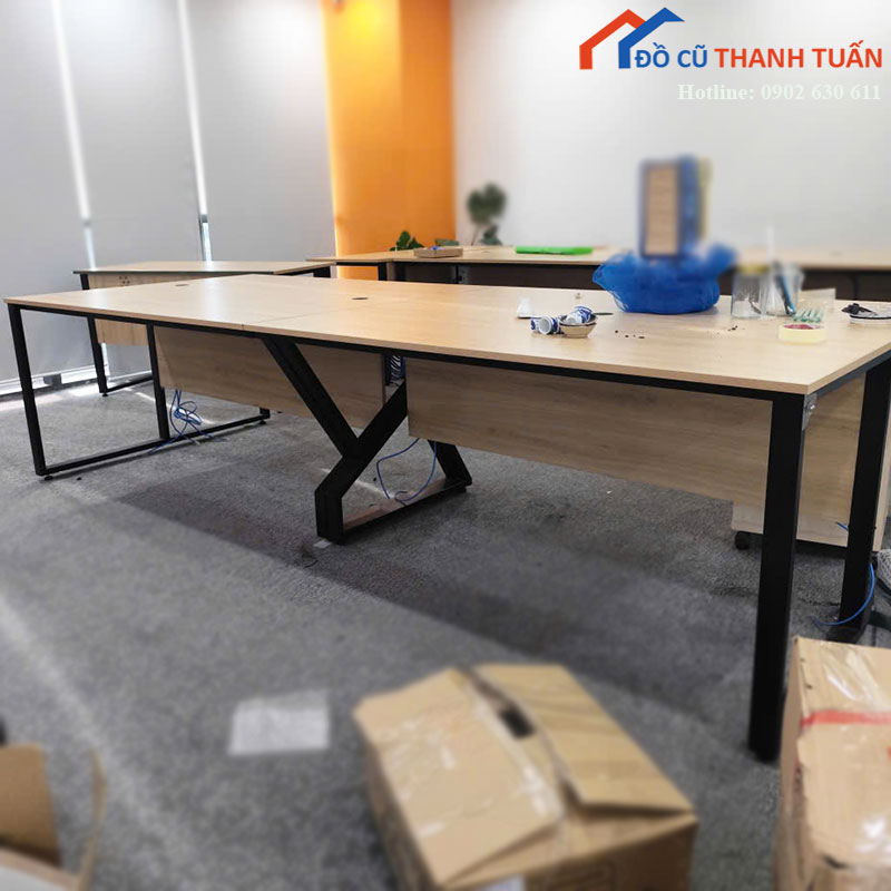 Bàn Họp Lớn Cũ 3m Mặt Gỗ Chân Sắt Hiện Đại