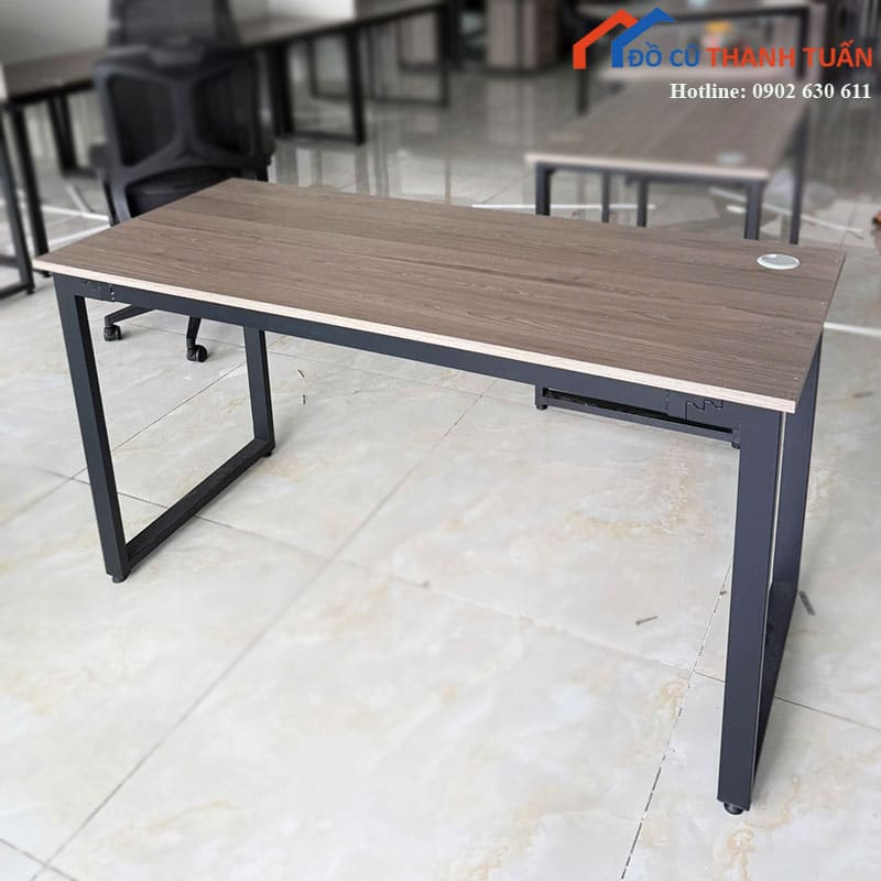 ban-lam-viec-1m4-cu-mat-go-khung-sat-den-1 Bàn Làm Việc 1m4 Cũ Mặt Gỗ Khung Sắt Đen