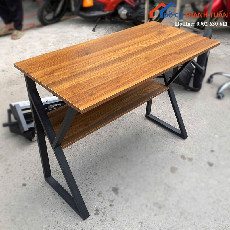 ban-lam-viec-chan-sat-cu-1m-co-ke-de-do-1 Bàn Làm Việc Chân Sắt Cũ 1m Có Kệ Để Đồ