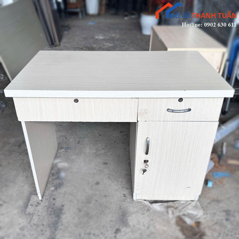 Bàn Làm Việc Có Hộc Tủ Màu Trắng Gọn Gàng Cũ