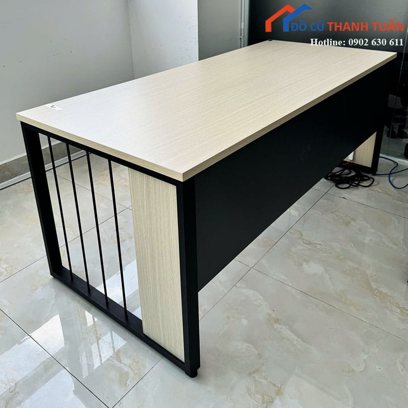 Bàn Lãnh Đạo Gỗ Công Nghiệp Cũ Dáng Chữ Nhật Gọn Gàng