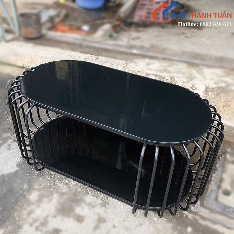 ban-sofa-cu-mat-kinh-den-dang-bo-tron-3 Bàn Sofa Cũ Mặt Kính Đen Dáng Bo Tròn