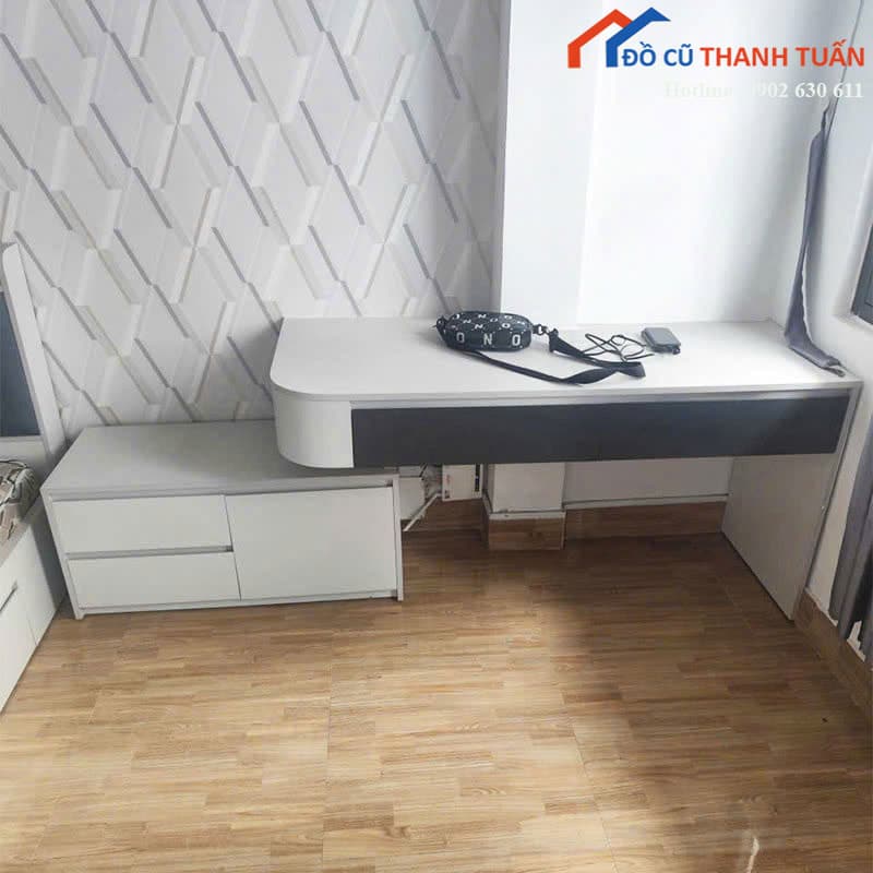 ban-trang-diem-treo-tuong-2m1-cu-thiet-ke-hien-dai Bàn Trang Điểm Treo Tường 2m1 Cũ Thiết Kế Hiện Đại