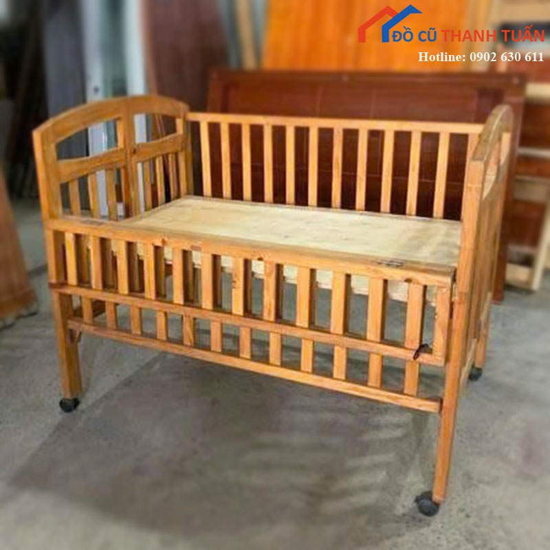 cui-em-be-bang-go-cu-co-banh-xe-de-di-chuyen-3 Thanh Lý Đồ Nội Thất Cũ - Chuyên Mua Bán Bàn Ghế Cũ Giá Tốt Nhất