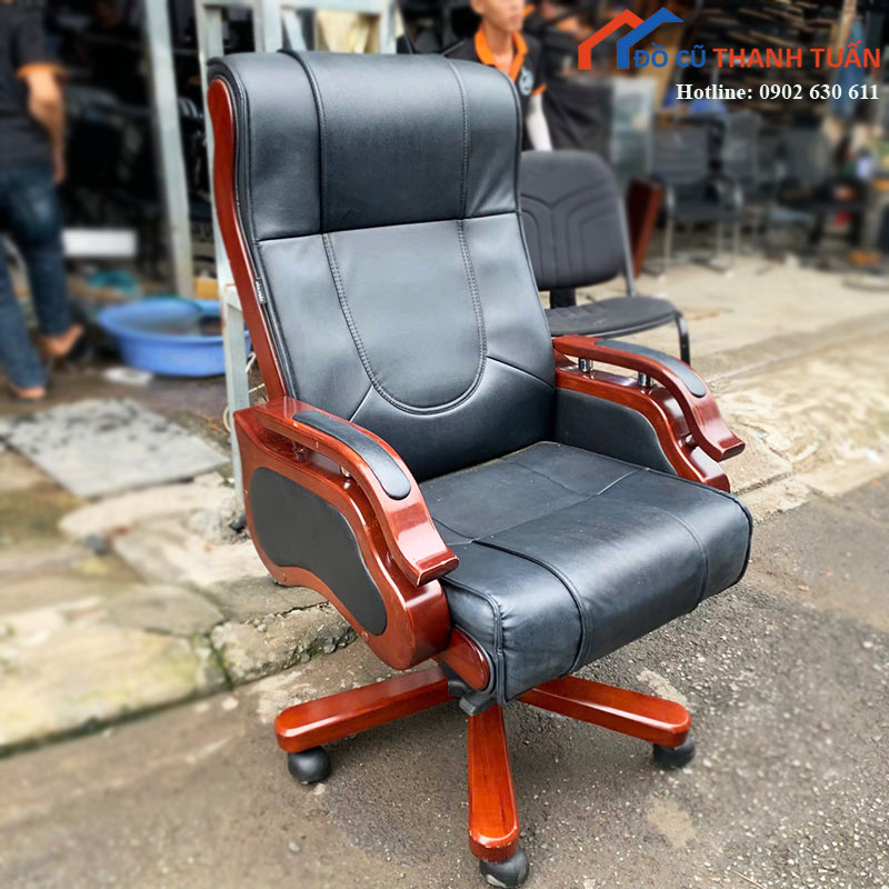 Ghế Giám Đốc Bọc Da Đen Cũ Chân Gỗ
