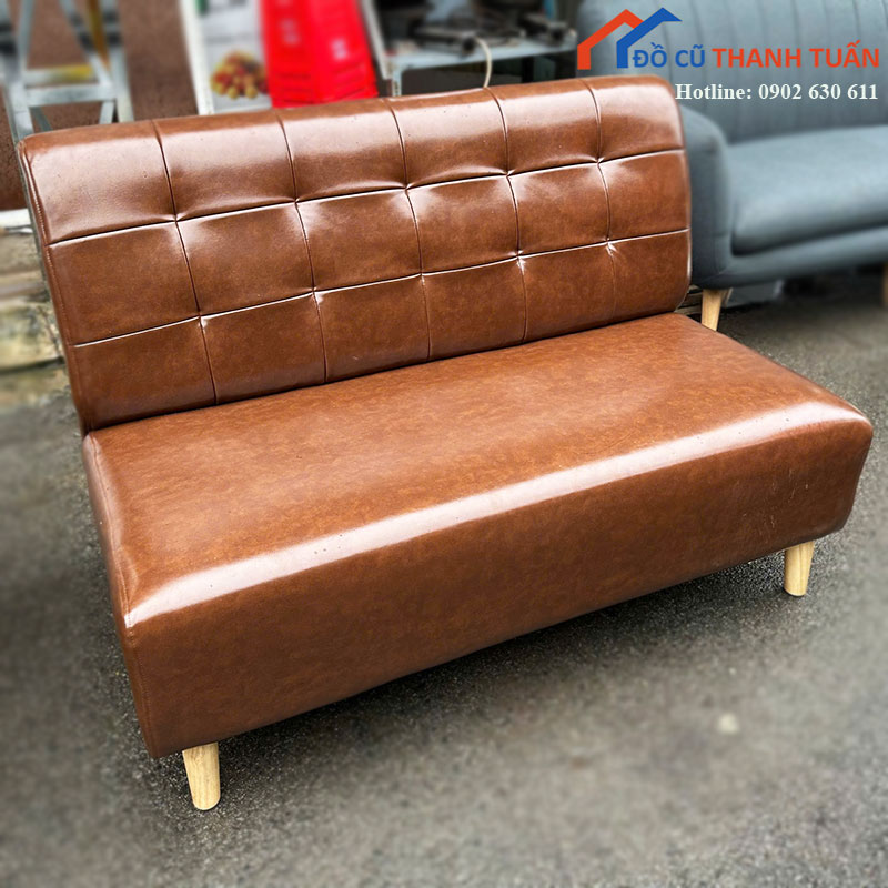 ghe-sofa-bang-cu-mau-nau-chan-go-gon-gang-3 Ghế Sofa Băng Cũ Màu Nâu Chân Gỗ Gọn Gàng