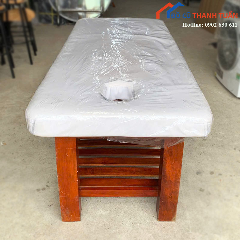 giuong-massage-cu-khung-go-mat-nem-em-2 Giường Massage Cũ Khung Gỗ Mặt Nệm Êm