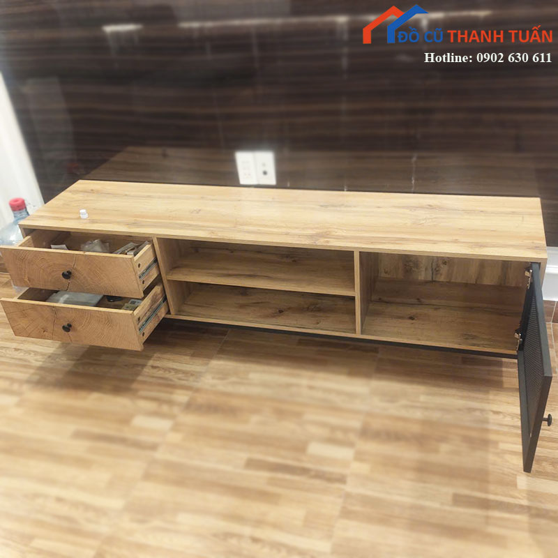 ke-tivi-1m76-cu-thiet-ke-nhieu-ngan-tien-dung-2 Kệ Tivi 1m76 Cũ Thiết Kế Nhiều Ngăn Tiện Dụng