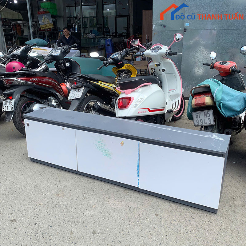 ke-tivi-cu-mau-trang-phoi-xam-3 Kệ Tivi Cũ Màu Trắng Phối Xám