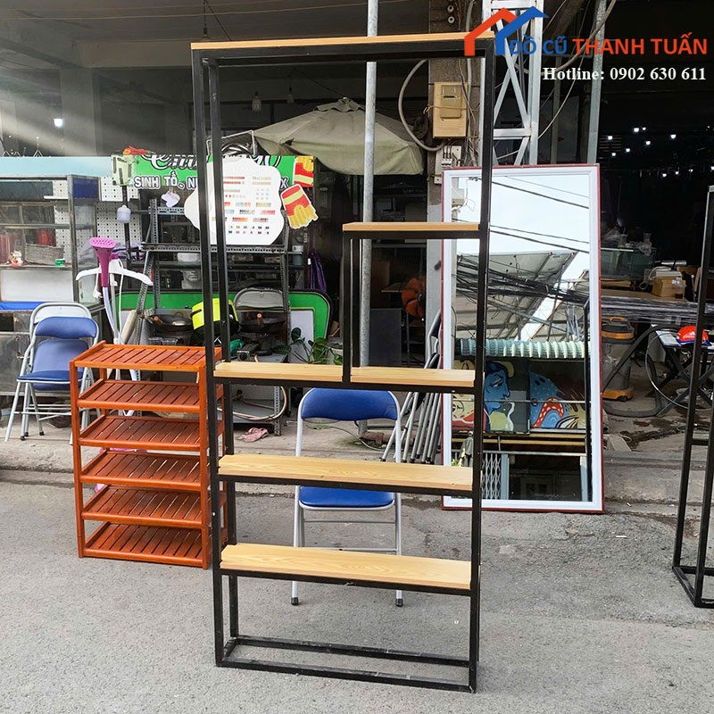 ke-trang-tri-cu-thiet-ke-o-lech-tang-doc-dao-2 Kệ Trang Trí Cũ Thiết Kế Ô Lệch Tầng Độc Đáo