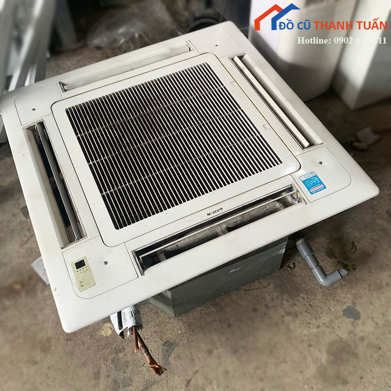 may-lanh-am-tran-daikin-cu-mat-vuong-thiet-ke-gon-3 Máy Lạnh Âm Trần Daikin Cũ Mặt Vuông Thiết Kế Gọn