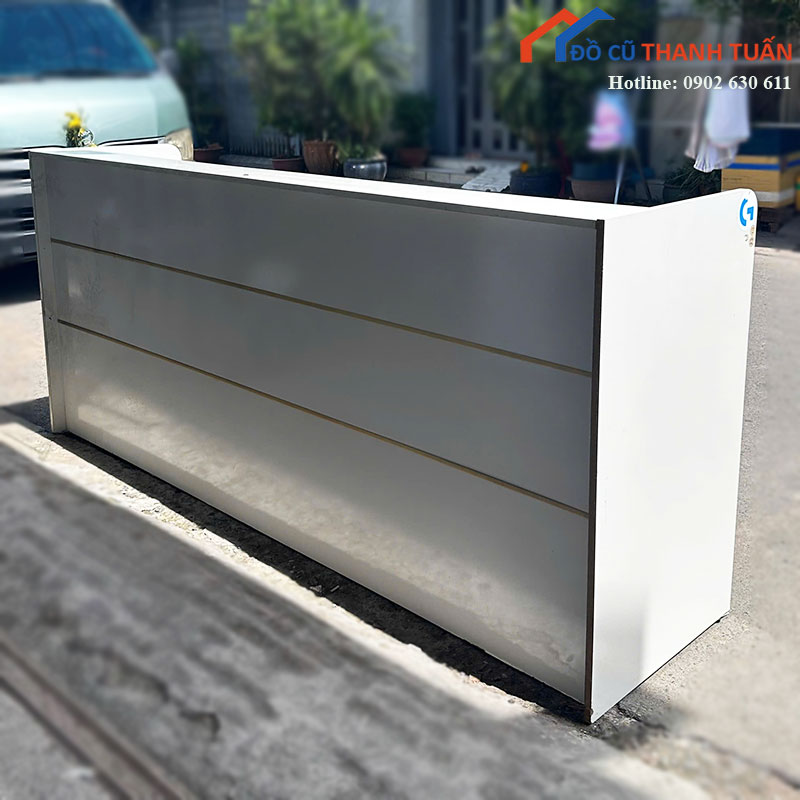quay-le-tan-cu-2m4-dang-dai-thiet-ke-hien-dai-1 Quầy Lễ Tân Cũ 2m4 Dáng Dài Thiết Kế Hiện Đại