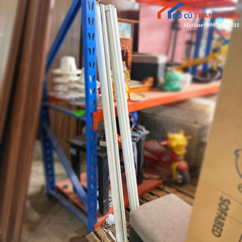 rem-cuon-cu-mau-xam-co-day-keo-1 Rèm Cuốn Cũ Màu Xám Có Dây Kéo