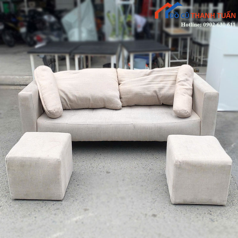 sofa-bang-cu-boc-vai-mau-kem-kem-don-1 Sofa Băng Cũ Bọc Vải Màu Kem Kèm Đôn