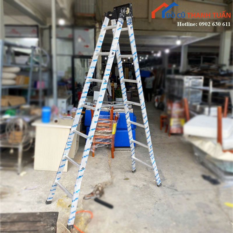 Thang Nhôm Chữ A Cũ Dáng Cao Có Nhiều Bậc