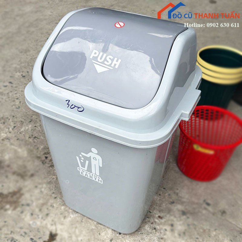 thung-rac-nhua-cu-nhieu-mau-7 Thùng Rác Nhựa Cũ (Nhiều Mẫu)