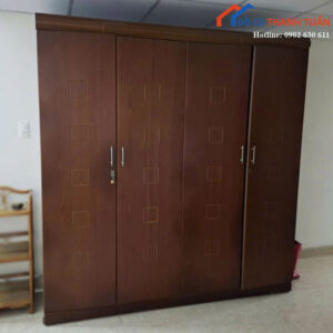 Tủ Quần Áo 4 Cánh Cũ Màu Nâu Gọn Gàng
