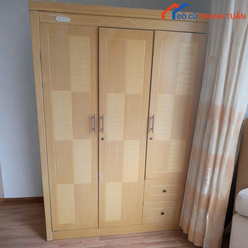 tu-quan-ao-cu-3-canh-mau-van-go-sang-1 Tủ Quần Áo Cũ 3 Cánh Màu Vân Gỗ Sáng